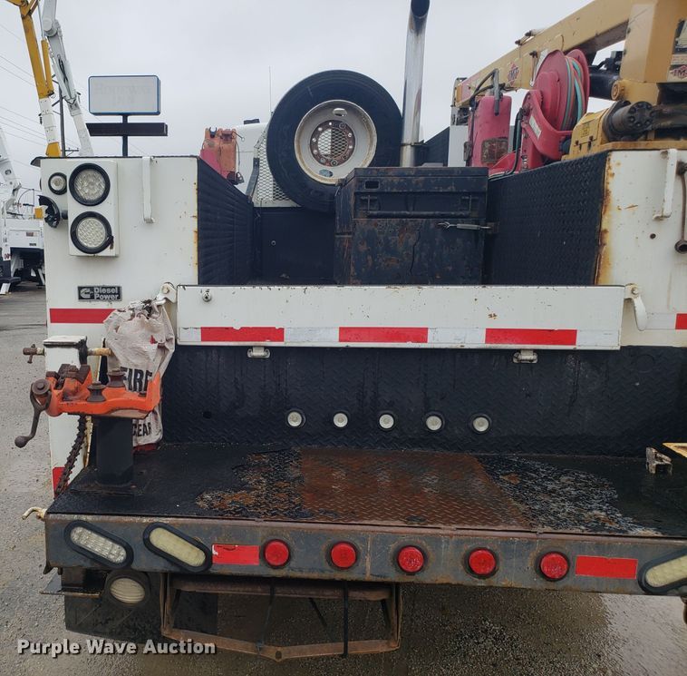 image for item DH5779 2005 Kenworth T300 utility truck