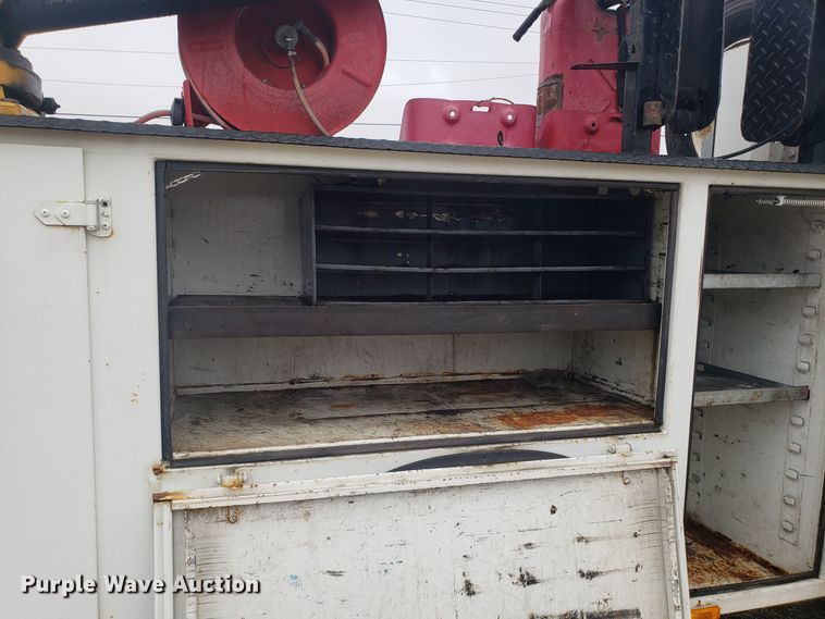 image for item DH5779 2005 Kenworth T300 utility truck