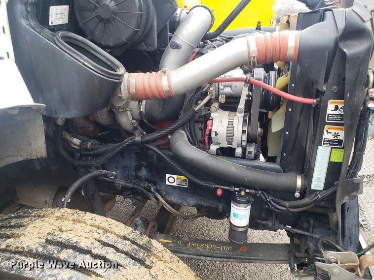 image for item DH5779 2005 Kenworth T300 utility truck