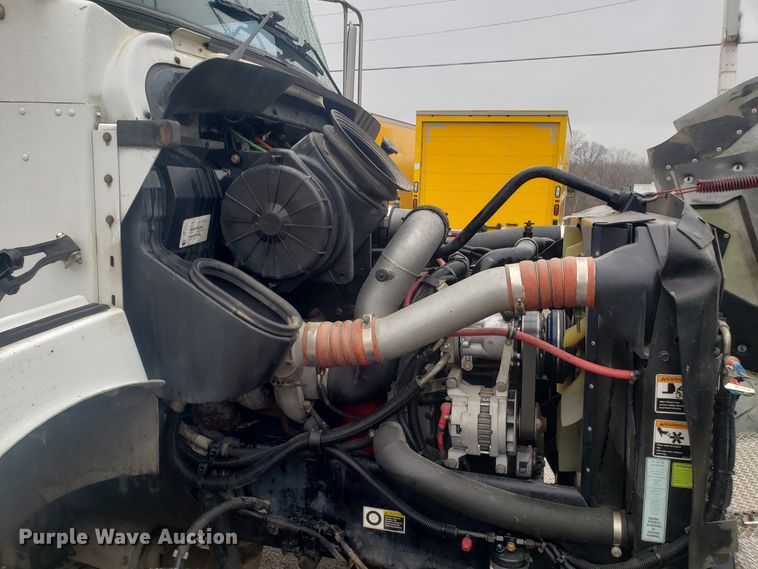 image for item DH5779 2005 Kenworth T300 utility truck