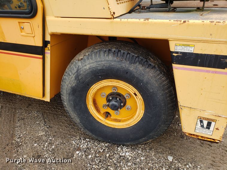 image for item DH5791 Broderson IC-80 carry deck crane