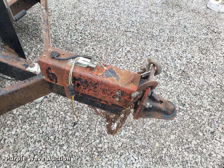 image for item DH5812 2009 Redi Haul utility trailer