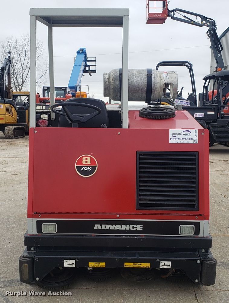 image for item DH5814 Advance 5000P hydro receiver floor scrubber