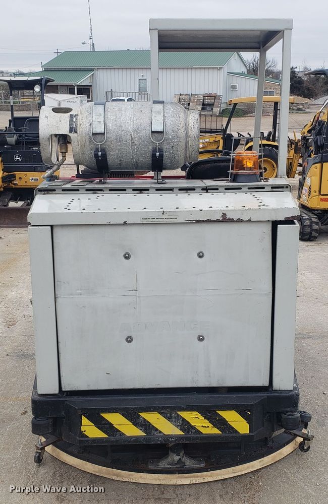 image for item DH5814 Advance 5000P hydro receiver floor scrubber