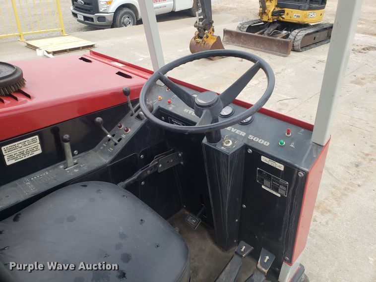 image for item DH5814 Advance 5000P hydro receiver floor scrubber