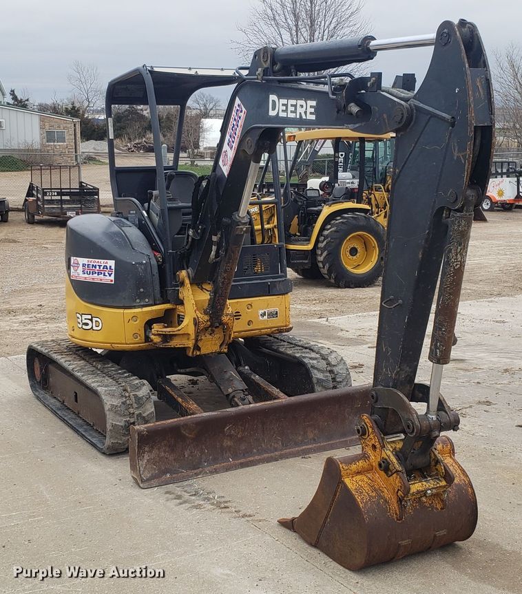 image for item DH5815 2012 John Deere 35D mini excavator