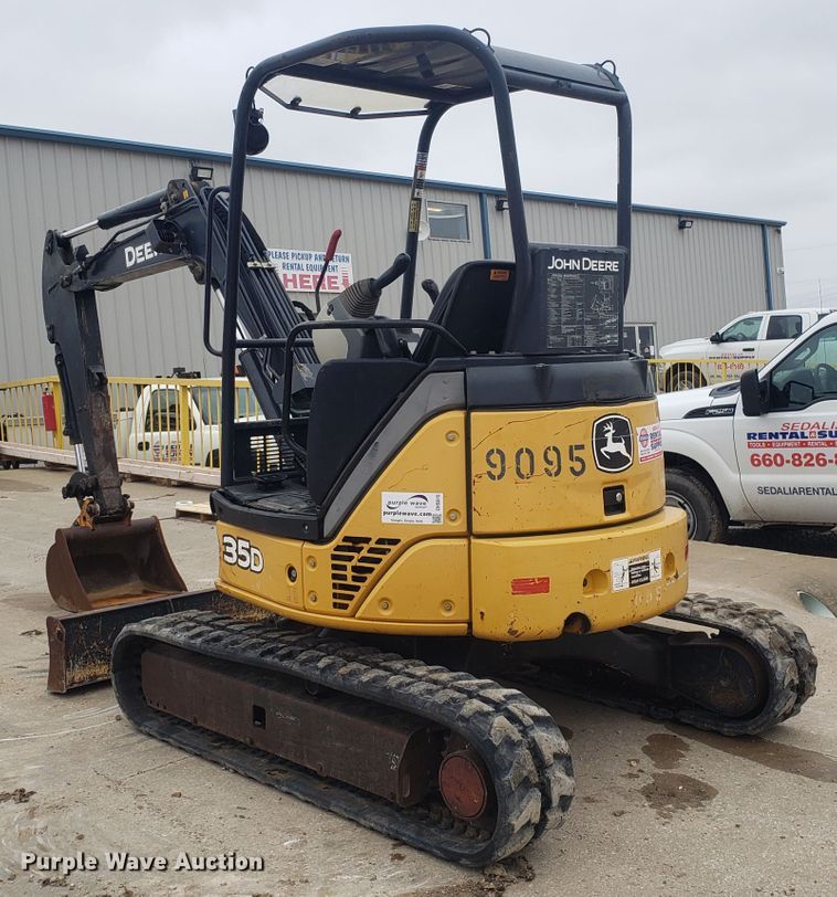 image for item DH5815 2012 John Deere 35D mini excavator