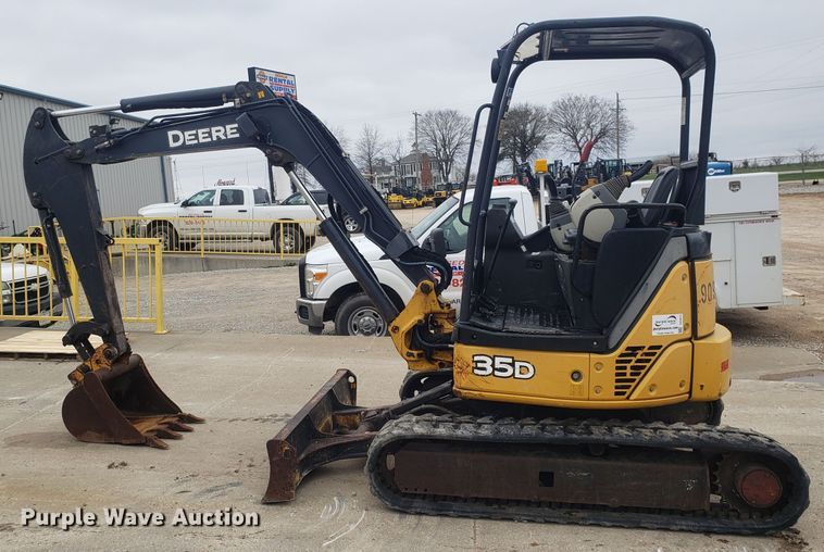 image for item DH5815 2012 John Deere 35D mini excavator