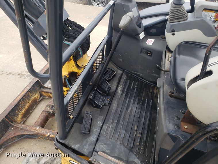 image for item DH5815 2012 John Deere 35D mini excavator