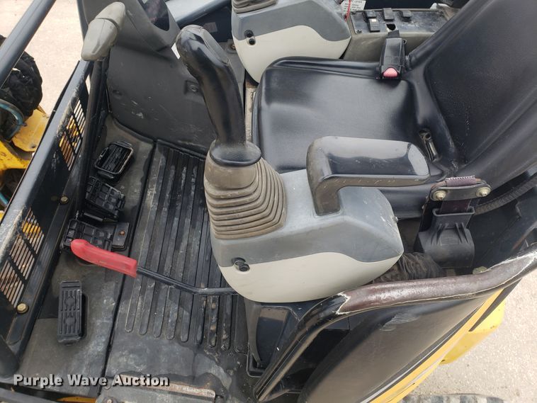 image for item DH5815 2012 John Deere 35D mini excavator