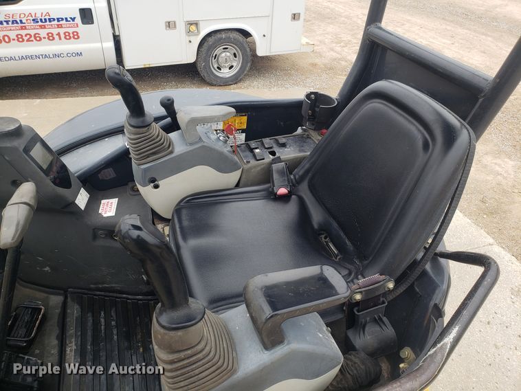 image for item DH5815 2012 John Deere 35D mini excavator