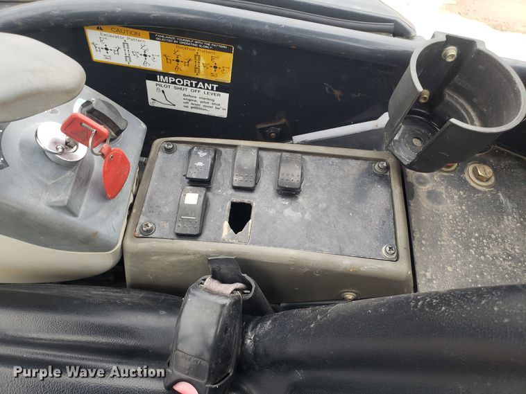 image for item DH5815 2012 John Deere 35D mini excavator