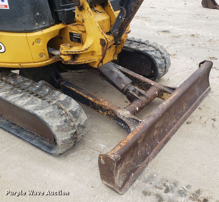 image for item DH5815 2012 John Deere 35D mini excavator