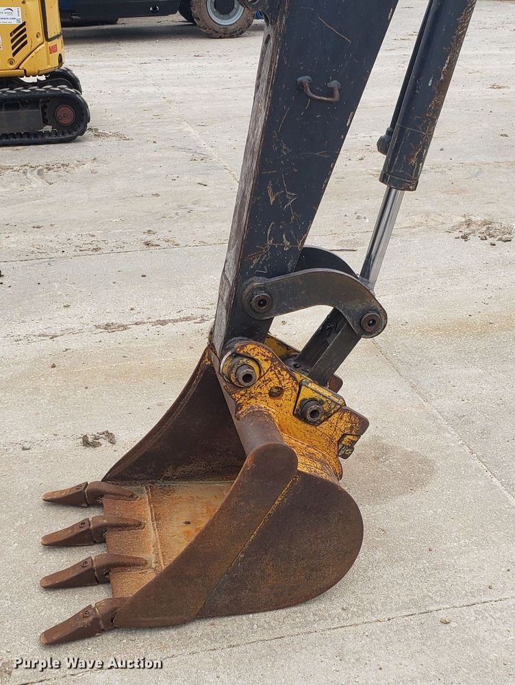 image for item DH5815 2012 John Deere 35D mini excavator