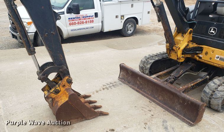 image for item DH5815 2012 John Deere 35D mini excavator