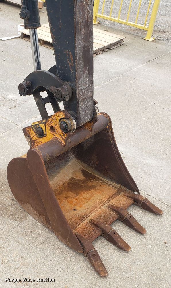 image for item DH5815 2012 John Deere 35D mini excavator