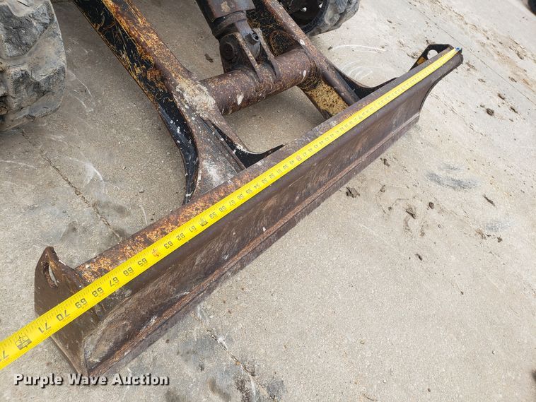 image for item DH5815 2012 John Deere 35D mini excavator