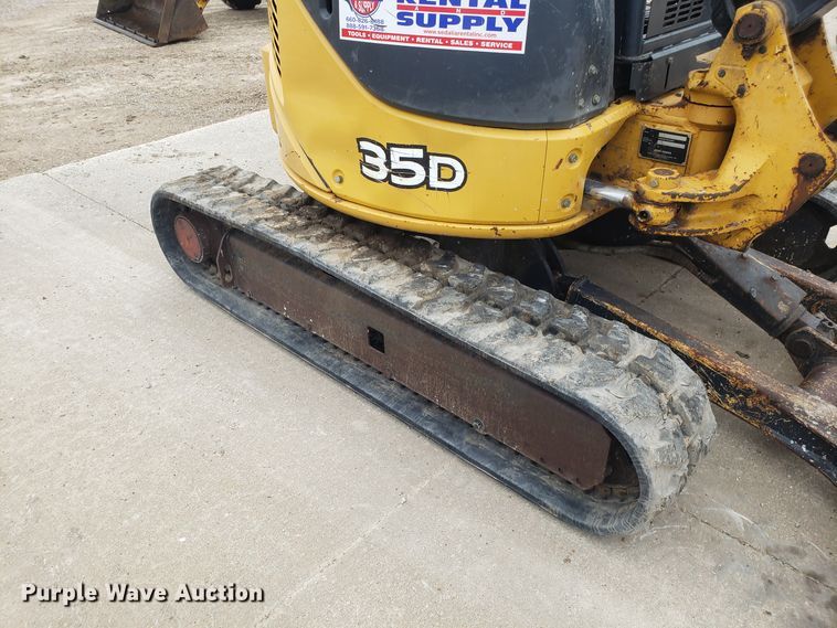 image for item DH5815 2012 John Deere 35D mini excavator