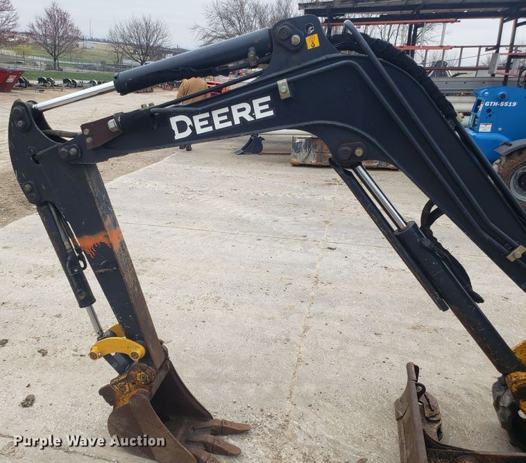 image for item DH5816 2011 John Deere 17D mini excavator