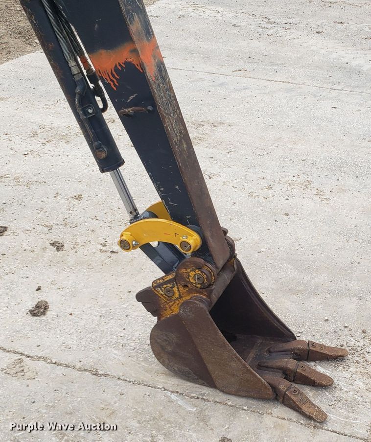 image for item DH5816 2011 John Deere 17D mini excavator