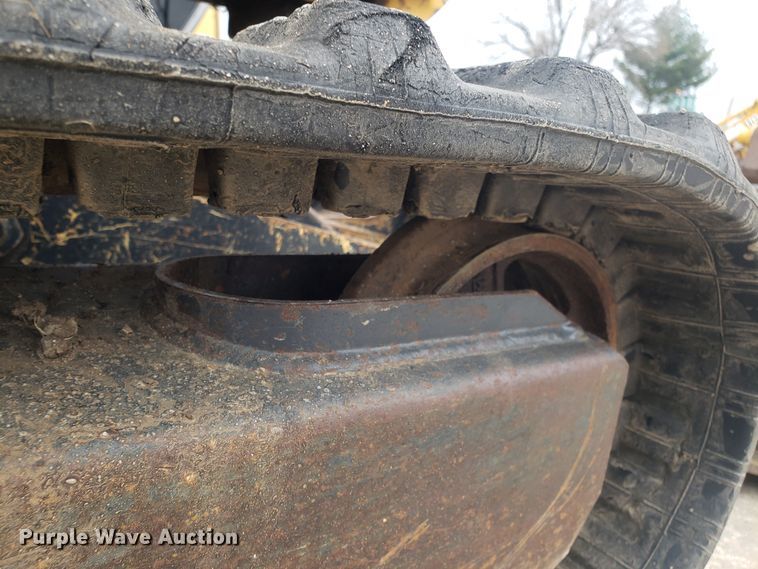 image for item DH5816 2011 John Deere 17D mini excavator