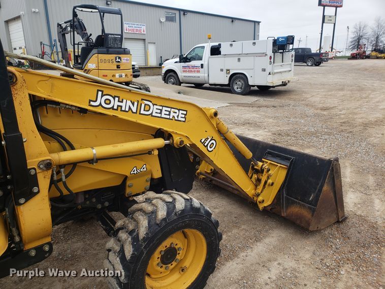 image for item DH5817 2001 John Deere 110S backhoe
