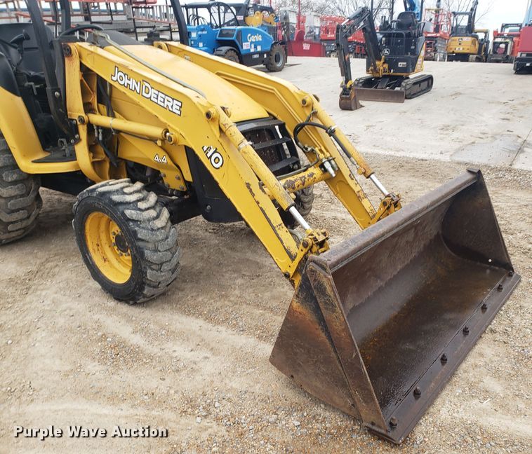 image for item DH5817 2001 John Deere 110S backhoe