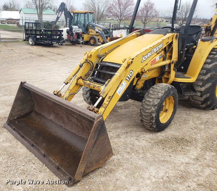 image for item DH5817 2001 John Deere 110S backhoe