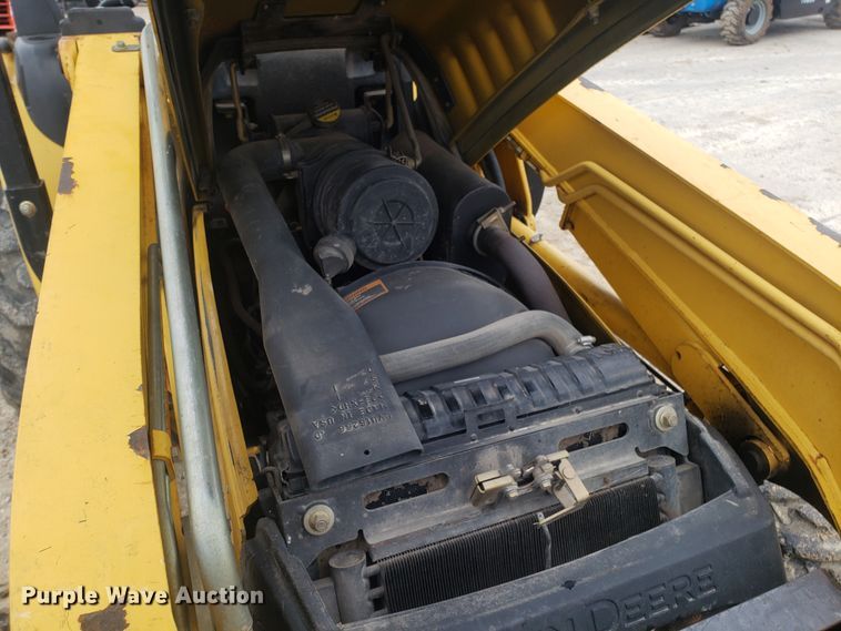 image for item DH5817 2001 John Deere 110S backhoe