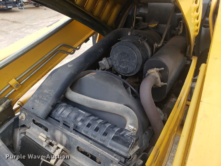 image for item DH5817 2001 John Deere 110S backhoe