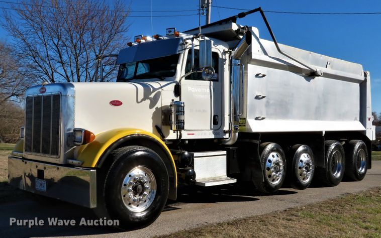 image for item DI2089 2007 Peterbilt 357 dump truck