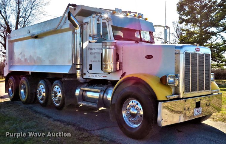 image for item DI2089 2007 Peterbilt 357 dump truck