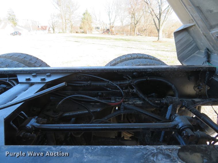 image for item DI2089 2007 Peterbilt 357 dump truck