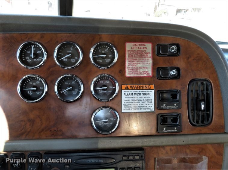 image for item DI2089 2007 Peterbilt 357 dump truck