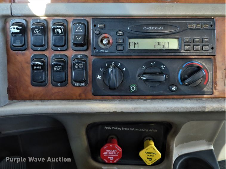 image for item DI2089 2007 Peterbilt 357 dump truck