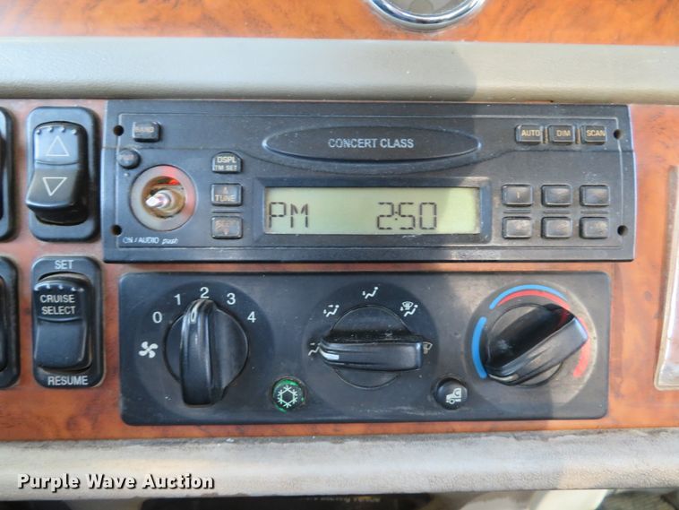 image for item DI2089 2007 Peterbilt 357 dump truck