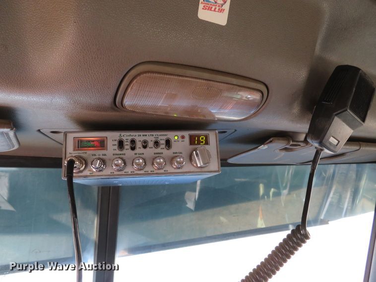 image for item DI2089 2007 Peterbilt 357 dump truck