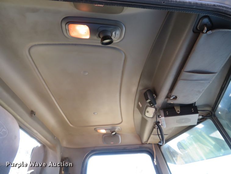 image for item DI2089 2007 Peterbilt 357 dump truck