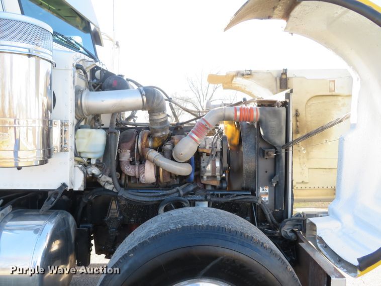 image for item DI2089 2007 Peterbilt 357 dump truck