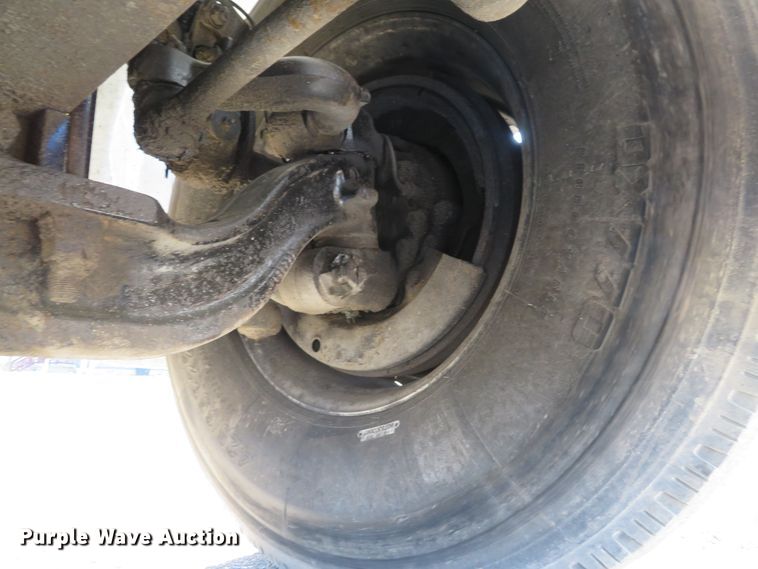 image for item DI2089 2007 Peterbilt 357 dump truck