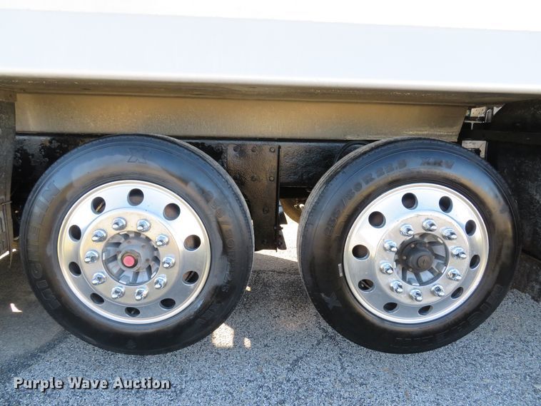 image for item DI2089 2007 Peterbilt 357 dump truck