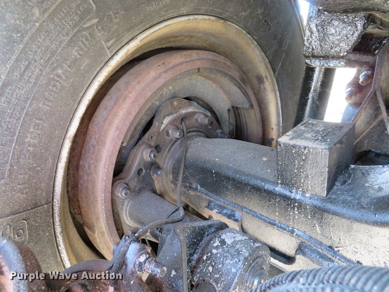 image for item DI2089 2007 Peterbilt 357 dump truck