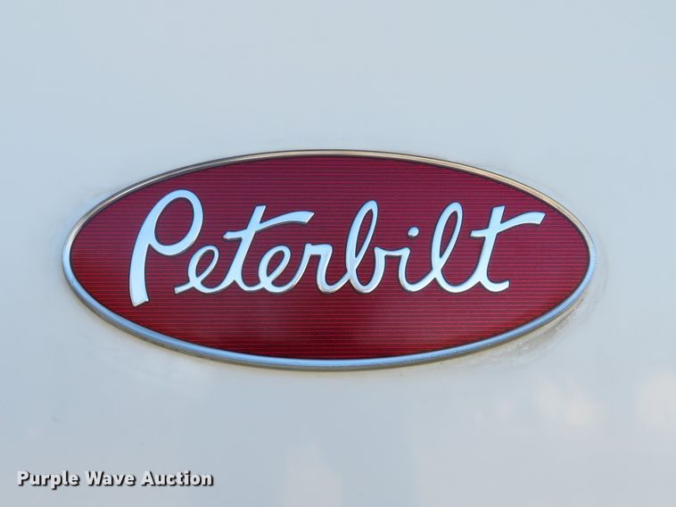 image for item DI2089 2007 Peterbilt 357 dump truck