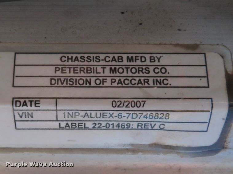 image for item DI2089 2007 Peterbilt 357 dump truck