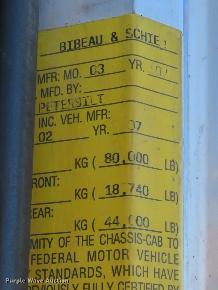 image for item DI2089 2007 Peterbilt 357 dump truck