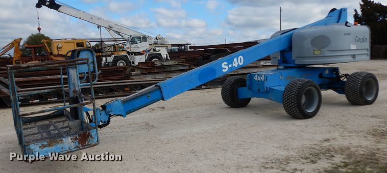 image for item DJ3001 2006 Genie S40  boom lift