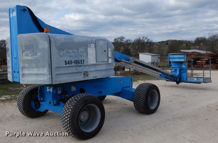 image for item DJ3001 2006 Genie S40  boom lift