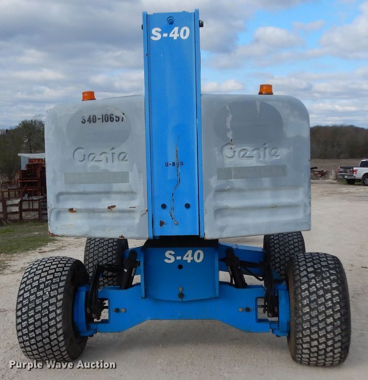 image for item DJ3001 2006 Genie S40  boom lift