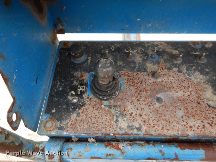 image for item DJ3001 2006 Genie S40  boom lift