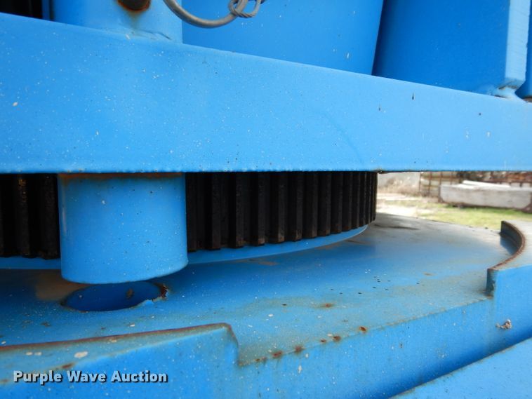 image for item DJ3001 2006 Genie S40  boom lift